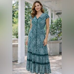 NWT Apricot Women’s size 10 dress. Apricot is a UK brand.  Button detailing/lace